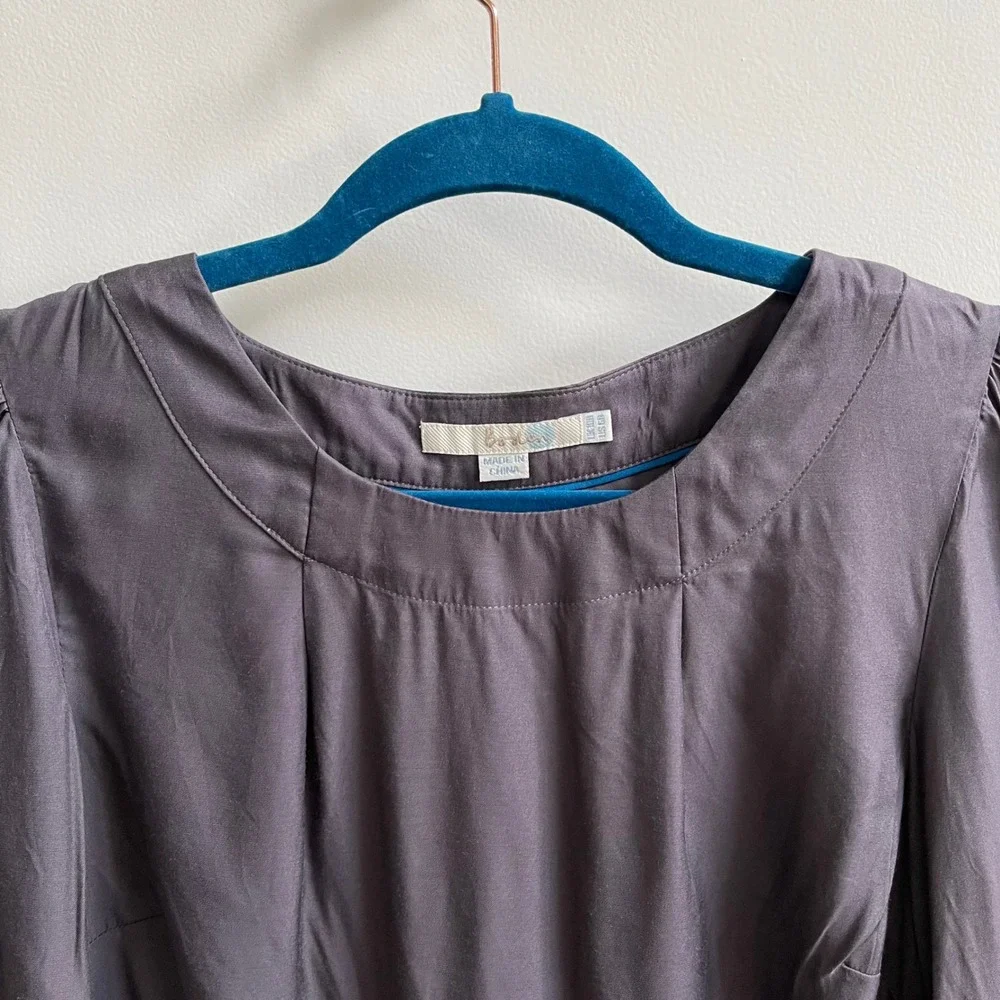 Boden Blouse Womens 6 Grey Silk Blend Dark Academia Puff Sleeve Scoop Neck WA450
